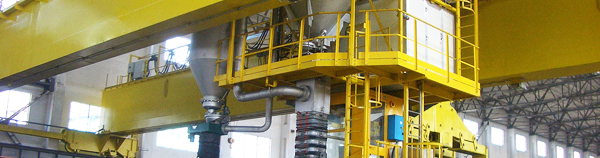 起重機(jī)的發(fā)展該何去何從？我們?cè)撊绾瘟⒆悖?>                            <h4>起重機(jī)的發(fā)展該何去何從？我們?cè)撊绾瘟⒆悖?/h4>
                            <p>    隨著企業(yè)生產(chǎn)規(guī)模不斷的增大，以及自動(dòng)化、智能化程度在進(jìn)一步增強(qiáng)，起重機(jī)在企業(yè)生產(chǎn)中的作用會(huì)愈加明顯。與此同時(shí)，起重機(jī)必須在性能上不斷發(fā)展，以滿(mǎn)足起重作業(yè)要求不斷提高的需要。起重機(jī)現(xiàn)代設(shè)計(jì)、制造能力不斷提高，想在國(guó)際競(jìng)爭(zhēng)中獲勝，前提是要提高起重機(jī)的技術(shù)。接下來(lái)來(lái)看一下起重機(jī)技術(shù)發(fā)展趨勢(shì)有哪些：一、大型化、化以及高速化    隨著社會(huì)經(jīng)濟(jì)不斷發(fā)展，工業(yè)生產(chǎn)規(guī)模在進(jìn)一步擴(kuò)大，物料裝卸搬運(yùn)費(fèi)在企業(yè)生產(chǎn)中所占成本比重越來(lái)越多，那么，通過(guò)使用起重機(jī)來(lái)減低成本成為一種趨勢(shì)。采用大型化的起重機(jī)，能應(yīng)對(duì)起重量大的物料裝卸作業(yè)。采用高速化和專(zhuān)用化 ，能在對(duì)應(yīng)的工作環(huán)境中，有更加穩(wěn)定的可靠性，提高工作效率。二、產(chǎn)品模塊化、組合化和標(biāo)準(zhǔn)化    起重機(jī)在向著模塊化、標(biāo)準(zhǔn)化的方向發(fā)展，由此來(lái)取代整機(jī)設(shè)計(jì)。模塊化設(shè)計(jì)能把起重機(jī)上功能一些具有相同功能的部件、零件，以標(biāo)準(zhǔn)模塊的工藝設(shè)計(jì)制造，從而使得制造出來(lái)的產(chǎn)品通過(guò)對(duì)模塊進(jìn)行組合，就能生產(chǎn)出不同類(lèi)型的、規(guī)格的起重機(jī)。    同時(shí)，依照起重機(jī)的工作原理，能提高產(chǎn)品的通用化程度，有利于簡(jiǎn)化生產(chǎn)工藝流程，降低制造成本。而用戶(hù)也能進(jìn)行方面的維護(hù)保養(yǎng)。    那么對(duì)于我們的吊車(chē)手來(lái)說(shuō)又面臨了什么挑戰(zhàn)呢？我們要掌握一些什么技能，才能保證我們?cè)谶@個(gè)激烈競(jìng)爭(zhēng)的大潮流下仍然擁有一份立足之地呢？首先要與時(shí)俱進(jìn)，不斷的跟上互聯(lián)網(wǎng)時(shí)代，學(xué)習(xí)新的技能，合理的利用信息時(shí)代的資源。</p>
                          </a>
                     </div>
                                         <ul class=